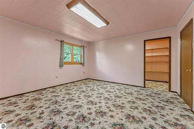 2007 S Lake Mitchell Drive, Cadillac, MI 49601