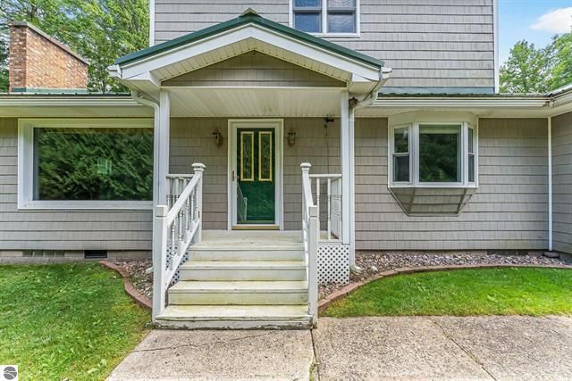 2007 S Lake Mitchell Drive, Cadillac, MI 49601