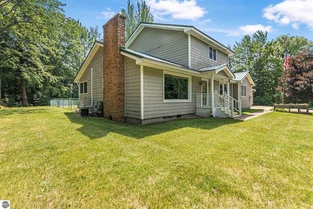 2007 S Lake Mitchell Drive, Cadillac, MI 49601