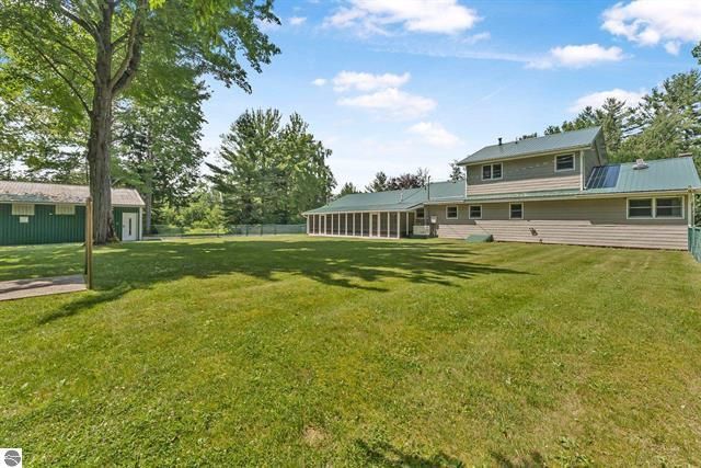 2007 S Lake Mitchell Drive, Cadillac, MI 49601