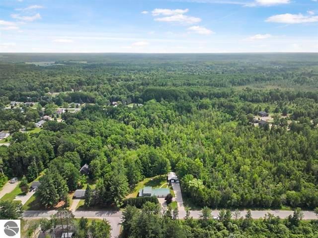 2007 S Lake Mitchell Drive, Cadillac, MI 49601