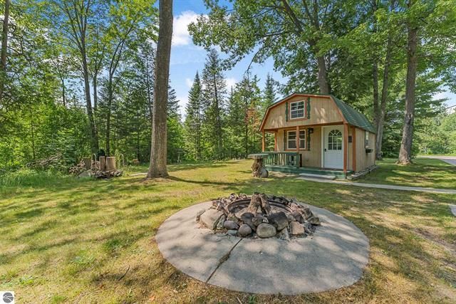 2007 S Lake Mitchell Drive, Cadillac, MI 49601