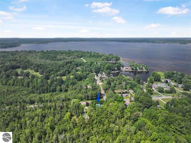 2007 S Lake Mitchell Drive, Cadillac, MI 49601