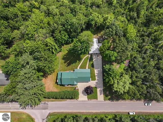 2007 S Lake Mitchell Drive, Cadillac, MI 49601