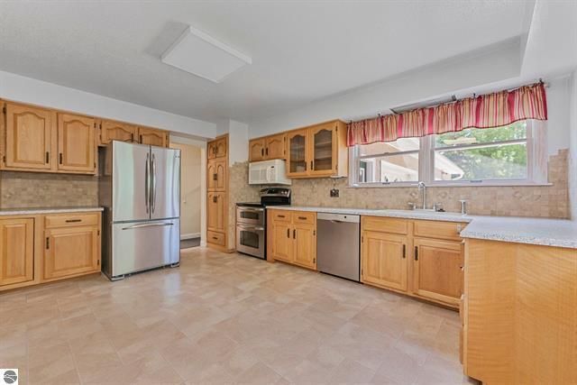 2007 S Lake Mitchell Drive, Cadillac, MI 49601