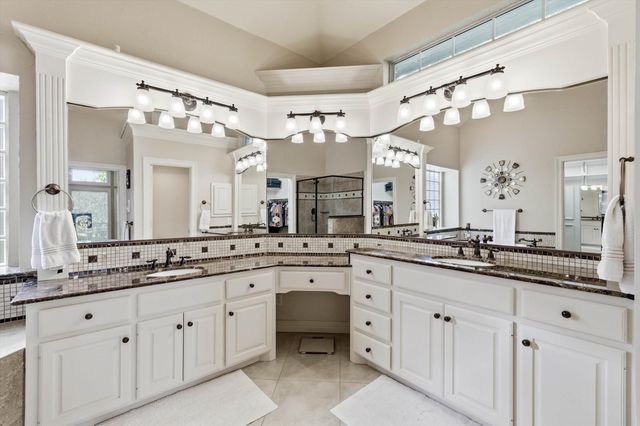 617 Hawthorn Circle, Highland Village, TX 75077