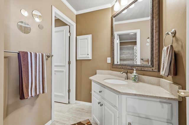 617 Hawthorn Circle, Highland Village, TX 75077