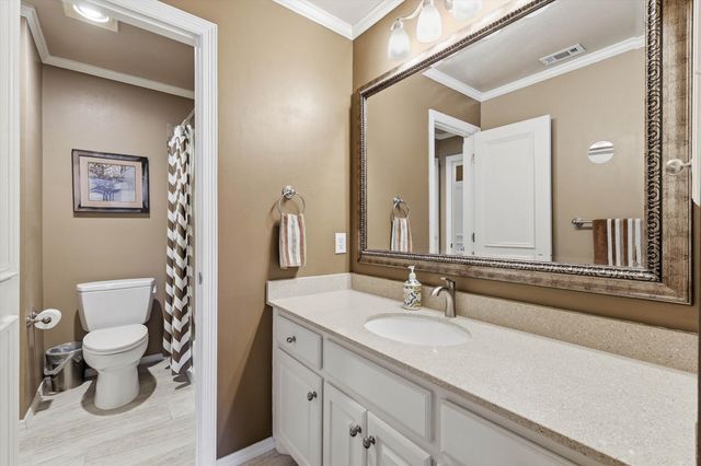 617 Hawthorn Circle, Highland Village, TX 75077