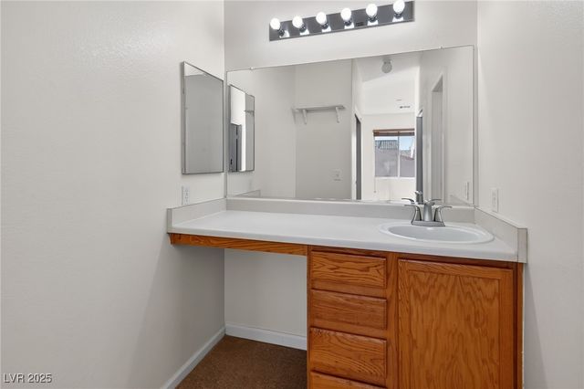 7820 Strong Water Court, Las Vegas, NV 89131