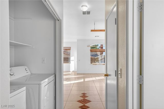 7820 Strong Water Court, Las Vegas, NV 89131