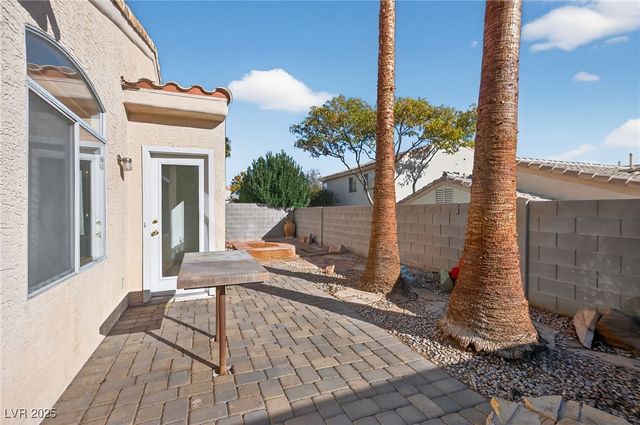 7820 Strong Water Court, Las Vegas, NV 89131