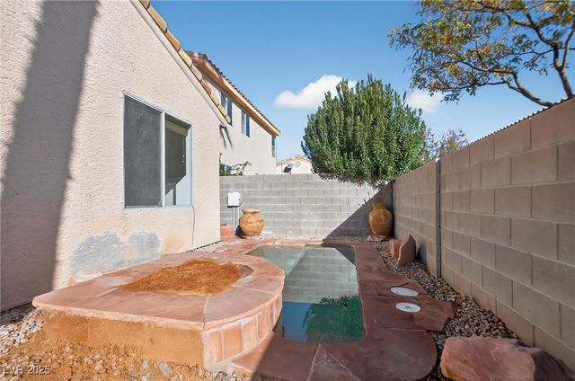 7820 Strong Water Court, Las Vegas, NV 89131