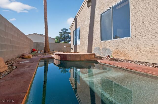 7820 Strong Water Court, Las Vegas, NV 89131