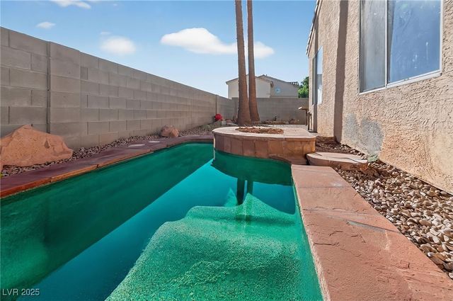 7820 Strong Water Court, Las Vegas, NV 89131