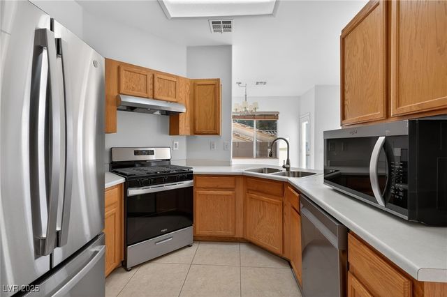 7820 Strong Water Court, Las Vegas, NV 89131