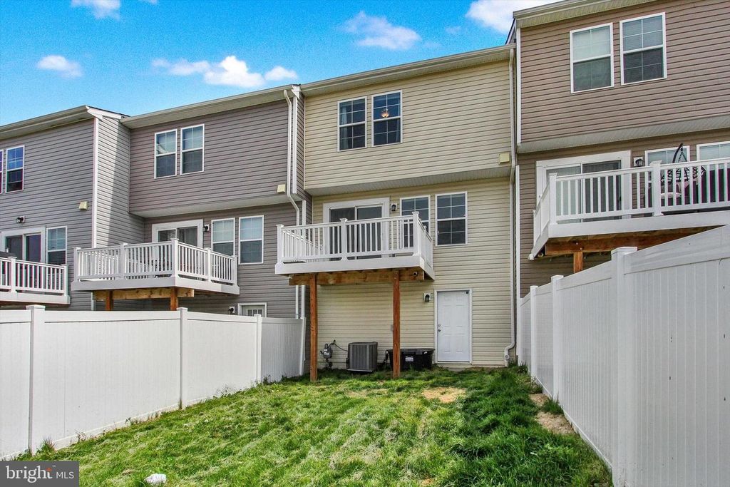215 HOMESTEAD DRIVE, Hanover, PA 17331