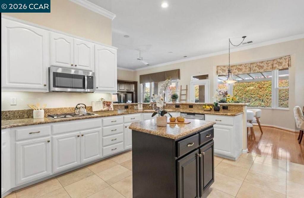 Image 40 of property listing at 2041 2041 Kent Dr, Brentwood, CA 94513