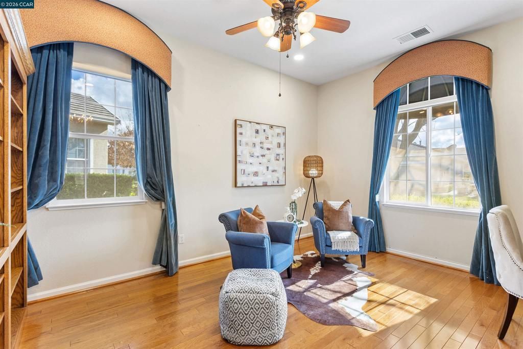 Image 6 of property listing at 2041 2041 Kent Dr, Brentwood, CA 94513