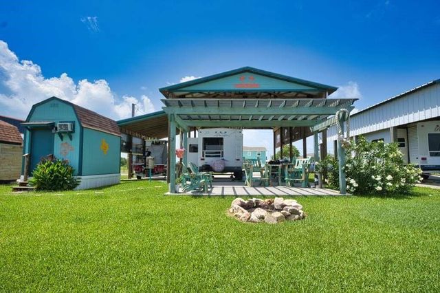 690 County Rd 202, Sargent, TX 77414