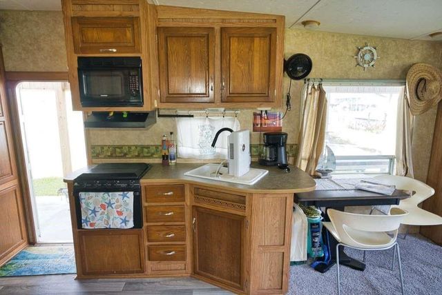 690 County Rd 202, Sargent, TX 77414