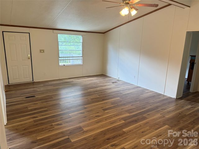 79 Jordan Road, Swannanoa, NC 28778