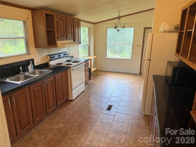 79 Jordan Road, Swannanoa, NC 28778