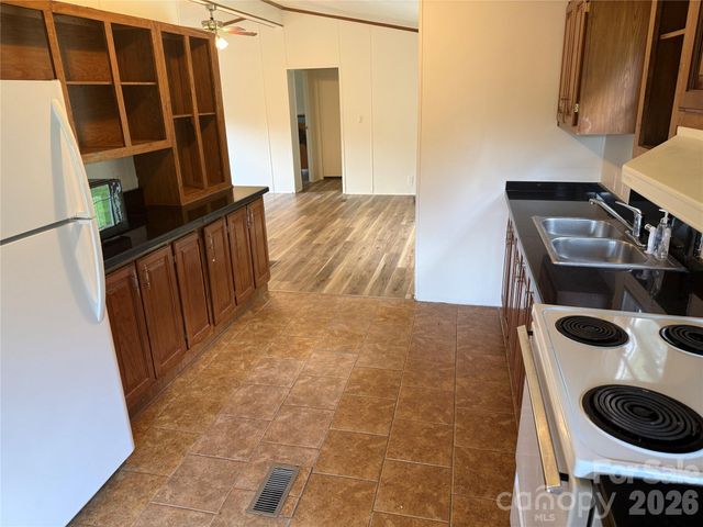 79 Jordan Road, Swannanoa, NC 28778