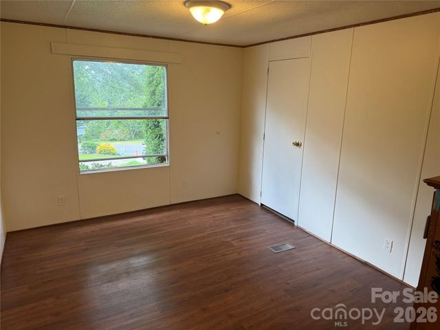 79 Jordan Road, Swannanoa, NC 28778