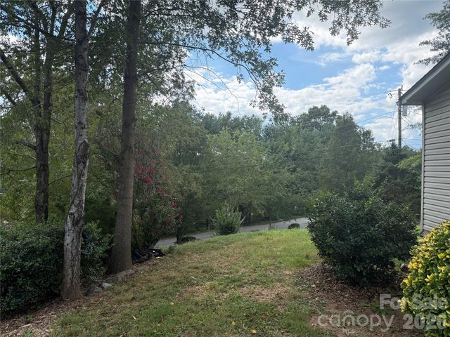 79 Jordan Road, Swannanoa, NC 28778