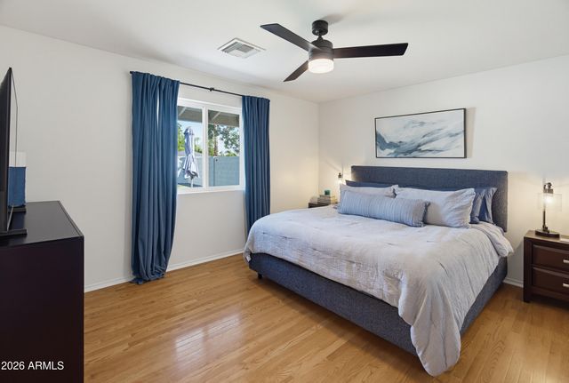 3936 E Desert Cove Avenue, Phoenix, AZ 85028
