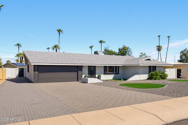 3936 E Desert Cove Avenue, Phoenix, AZ 85028