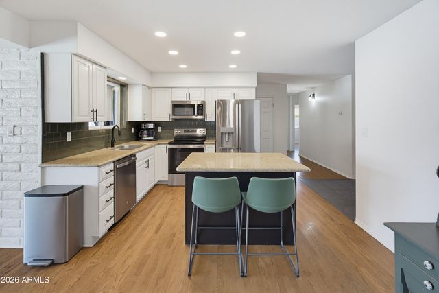 3936 E Desert Cove Avenue, Phoenix, AZ 85028