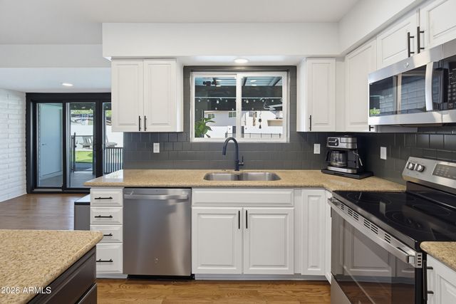 3936 E Desert Cove Avenue, Phoenix, AZ 85028