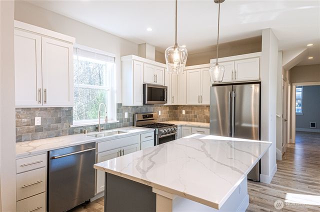 420 Swordfern Court SW, Ocean Shores, WA 98569