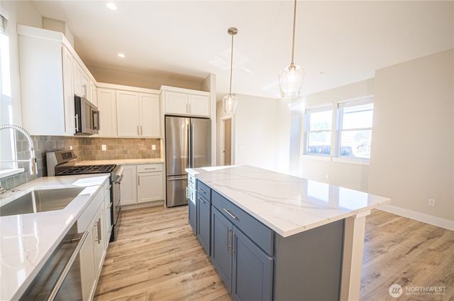 420 Swordfern Court SW, Ocean Shores, WA 98569