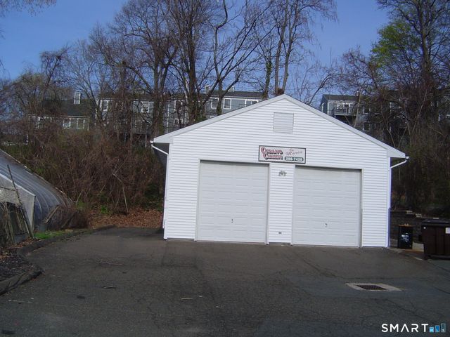 2472 Whitney Avenue, Hamden, CT 06518