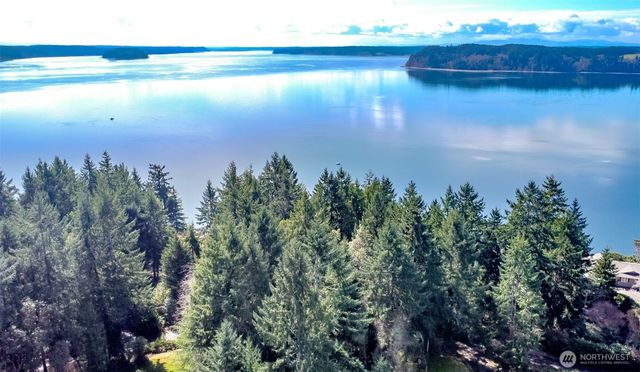 1094 Potlatch Drive, Fox Island, WA 98333