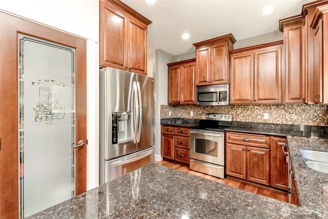 1094 Potlatch Drive, Fox Island, WA 98333