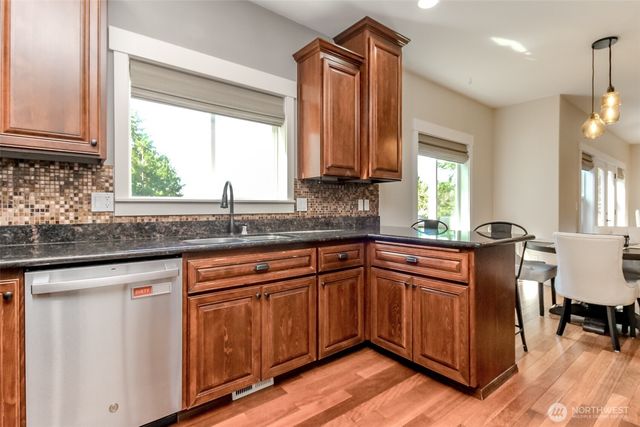 1094 Potlatch Drive, Fox Island, WA 98333