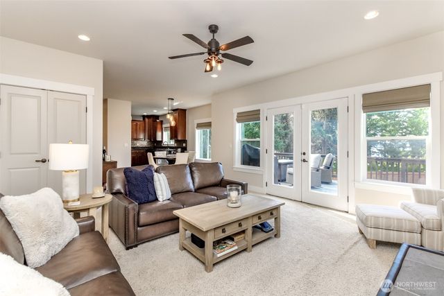 1094 Potlatch Drive, Fox Island, WA 98333