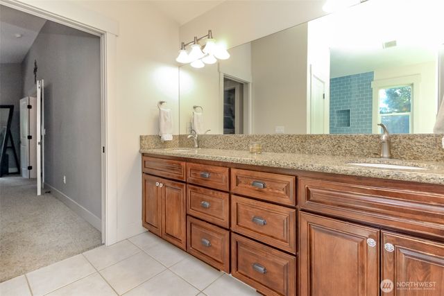 1094 Potlatch Drive, Fox Island, WA 98333