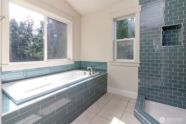 1094 Potlatch Drive, Fox Island, WA 98333