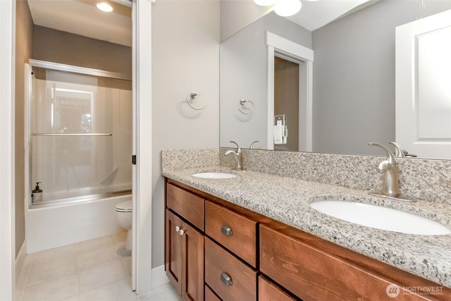 1094 Potlatch Drive, Fox Island, WA 98333