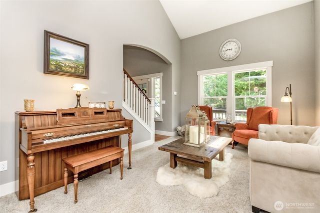 1094 Potlatch Drive, Fox Island, WA 98333