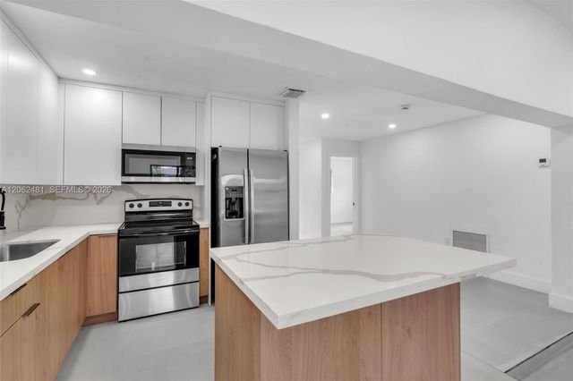 3400 NW 211th St, Miami Gardens, FL 33056