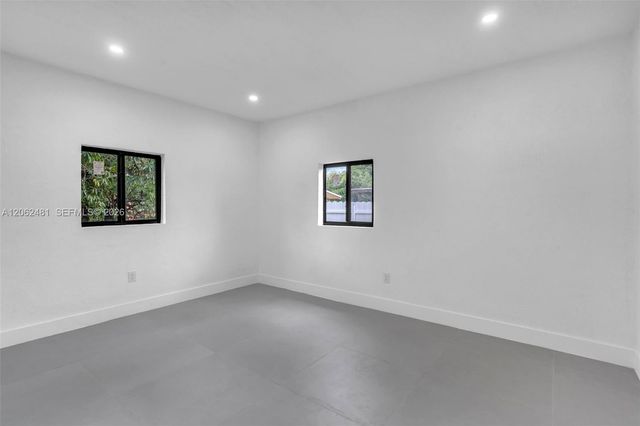 3400 NW 211th St, Miami Gardens, FL 33056