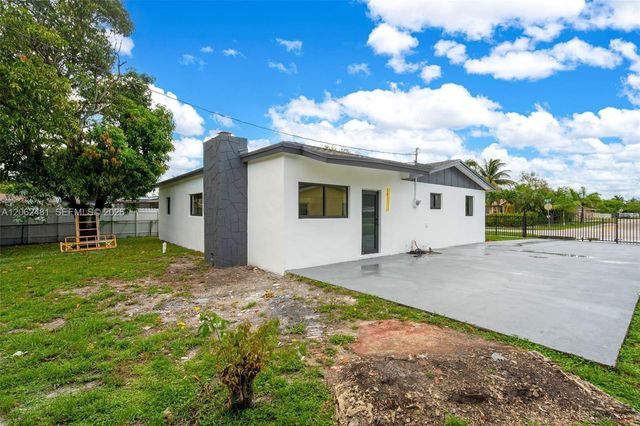 3400 NW 211th St, Miami Gardens, FL 33056