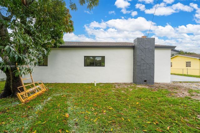 3400 NW 211th St, Miami Gardens, FL 33056