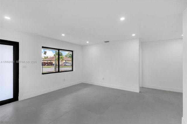 3400 NW 211th St, Miami Gardens, FL 33056