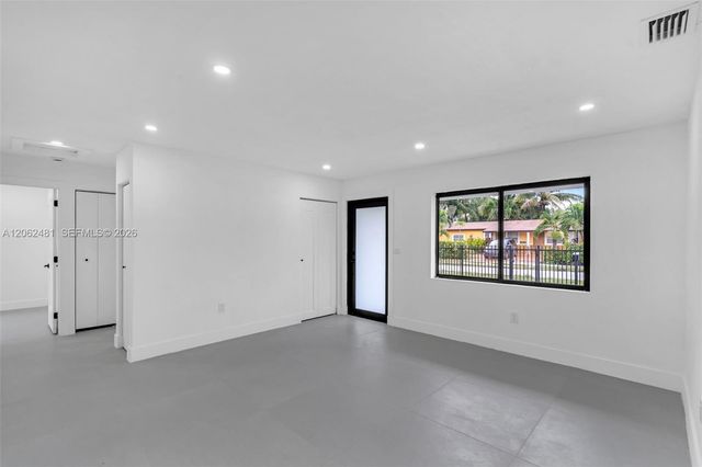 3400 NW 211th St, Miami Gardens, FL 33056